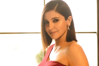 Anushka Sharma Keeps It Sexy in Red Hot Dress; Virat Kohli Is Stunned By Wife's Latest Pic