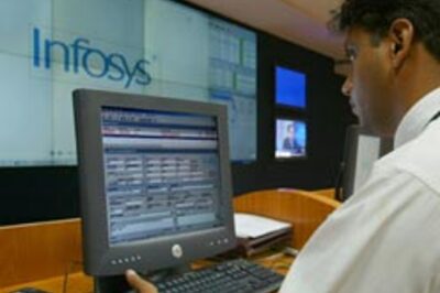 Stay invested in Infosys, advice experts