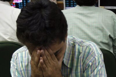 A Promise Of High Returns Could Backfire! Avoid These 10 Stock Market Investment Errors