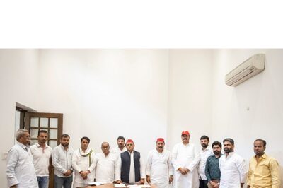 Eying Tyagi Vote Bank, Team SP to Meet Wife on Jailed Politician Shrikant Tyagi