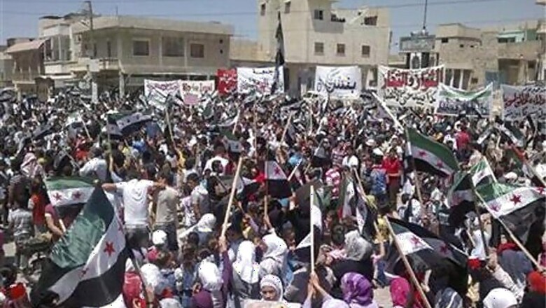 UN suspends Syria monitoring as violence rages