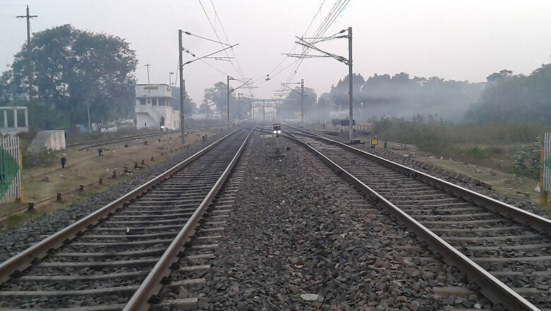 Myth of Bengal’s 'Ghost Station' that Even Railways Declared 'Haunted' Busted After 50 Years