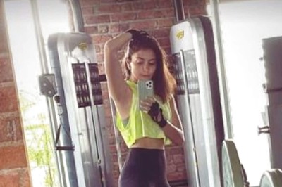 Anushka Sharma Shows Off Her 'Mehnat' as She Flaunts Her Toned Arms in Post Workout Selfie