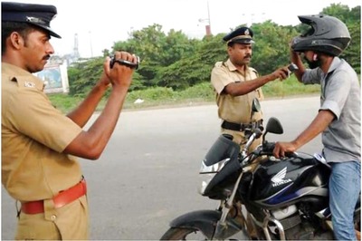 Count Fingers, Walk Straight: Covid-19 is Forcing Cops to Get Creative with Drunk Drivers This Christmas