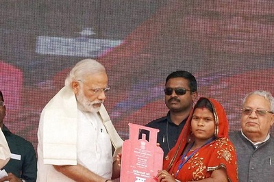 Govt Set to Achieve Ujjwala 2.0 Aim of 1 Crore LPG Connections Within 5 Months of Launch by PM Modi