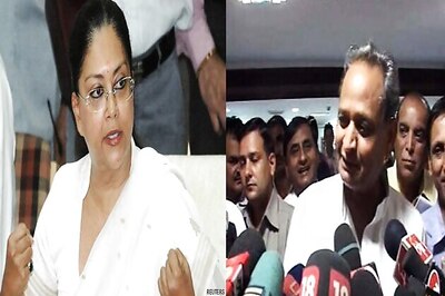 Ashok Gehlot gives pep talk to party workers, challenges Vasundhara Raje