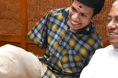 In a First, Kerala Man Born Without Both Hands Receives Vaccine Shot on Leg
