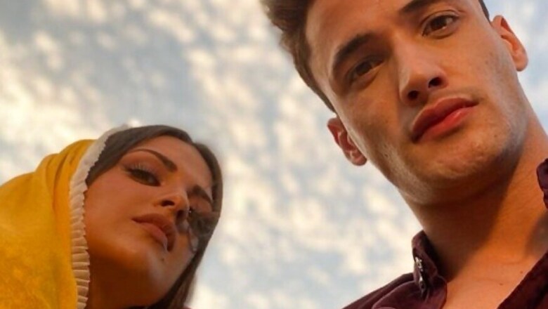 Himanshi Khurana's Stunning Selfie With Boyfriend Asim Riaz Breaks The Internet; See Here