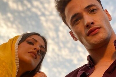 Himanshi Khurana's Stunning Selfie With Boyfriend Asim Riaz Breaks The Internet; See Here