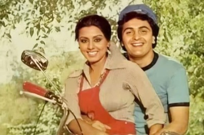 Rishi Kapoor Death Anniversary: From Kabhi Kabhie to Besharam, Actor's 12 Movies with Neetu Singh