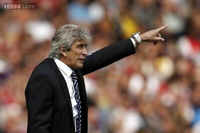 Manchester City manager Manuel Pellegrini loses cool over referee
