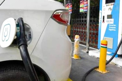 Delhi Airport Becomes First in India to Deploy Electric Vehicles