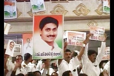 Jagan continues fast in Telangana