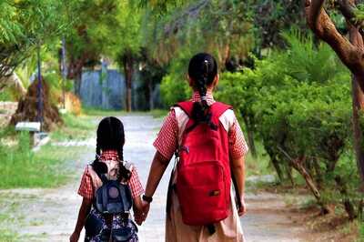 Delhi Govt to Set Up Boarding School for Homeless Children