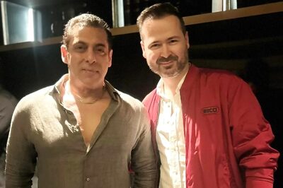 Salman Khan Attends Shah Rukh Khan's Birthday Bash, FIRST Photo of Tiger 3 Star at Party Out