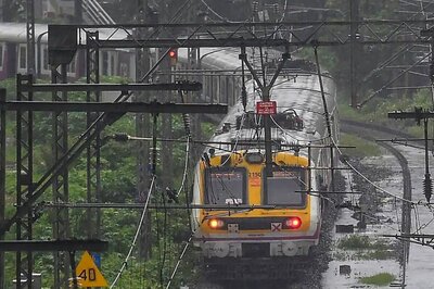 Indian Railways LIVE Update: Mumbai Local Train Services Continue to Remain Disrupted Due to Heavy Rain