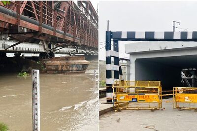 Delhi Yamuna Breaches Danger Mark, Evacuations On; Rail & Road Traffic on River Bridge Suspended