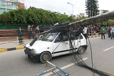 Nepal earthquake: Nearly 1,500 dead, historic tower crumbles, Everest shaken