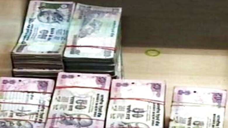 Delhi: CBI arrests person with fake currency