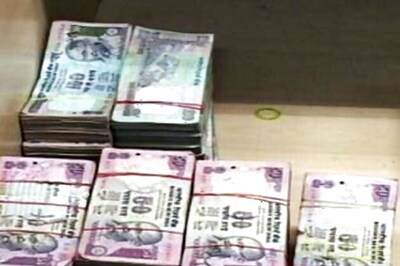 Delhi: CBI arrests person with fake currency