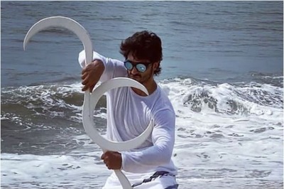 'Blindfolded' Vidyut Jammwal Performs Insane Stunts, Watch Video