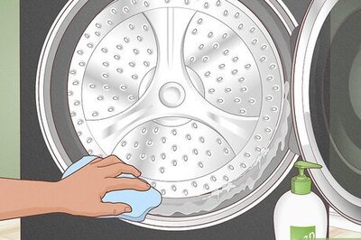 How to Remove Mildew Odors from a Washing Machine