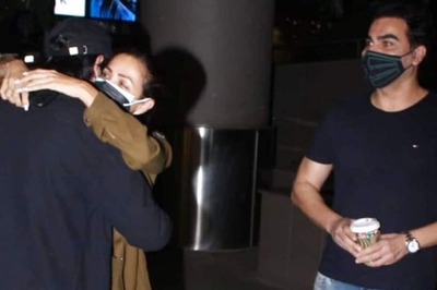 Malaika Arora Reunites With Ex-husband Arbaaz Khan to Receive Son Arhaan at Airport, Gets Emotional