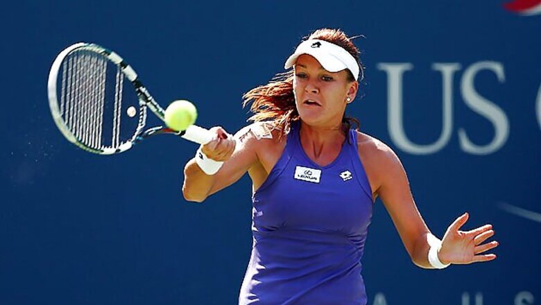 Radwanska eases into Stuttgart quarter-finals
