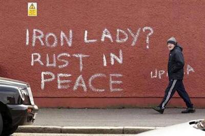 Anti-Thatcher party in London's Tarfalgar Square