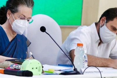Sonia Gandhi to Stay on as Congress Chief, No Resignation in Party, CWC Decides After 4-hour Meet