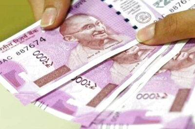 Rupee Falls 2 Paise to Close at 83.38 Against US Dollar