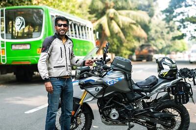 Pakistani Vlogger's Epic 'Friendship Tour' of India Unites Hearts Across Borders