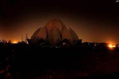 Lights go off as India observes Earth Hour