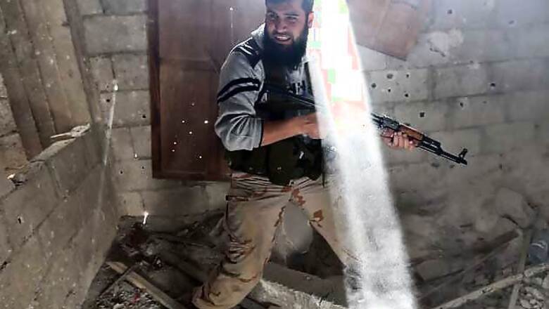 Syrian rebels fight close to heart of Damascus
