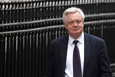 Britain's Brexit Minister Steps Down in Blow to Theresa May