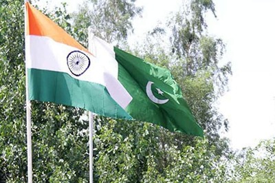 Pakistan Urges Britain to Help Restart Talk With India  on Kashmir