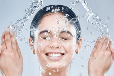 Worried That Your Skin Appears Older Than You Feel? Tips To Minimise Wrinkles And Enhance Glow