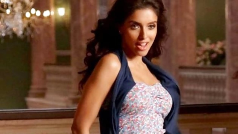 Asin: Sajid is funny, he forgets to say 'Cut'