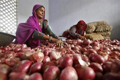 Eye-watering onion prices send India's inflation to six-month high