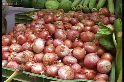 Onion prices crashes in Karnataka, farmers gets just Rs 5-10 per kg