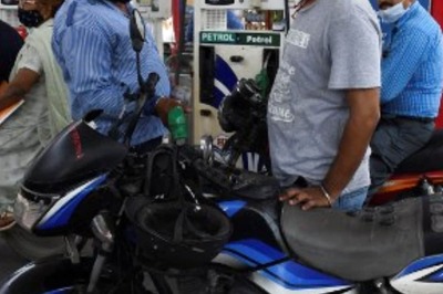 Petrol Price Today Announced: Fuel Rates in Delhi, Mumbai Remain High; See City-Wise Price