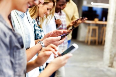 Emails Read, Sent During Commute Should Count As Working Hours, Says Study