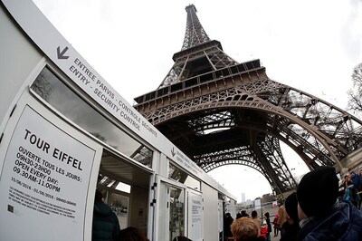 Eiffel Tower Goes Dark at Midnight for London Victims
