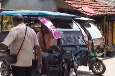 Bengal Govt To Announce Rules For E-rickshaws To Avoid Traffic Congestion