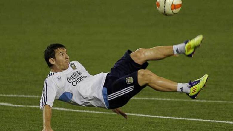 Lionel Messi allays knee injury fears