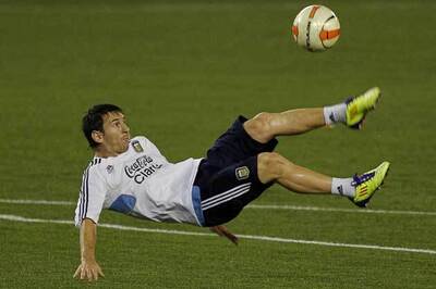 Lionel Messi allays knee injury fears