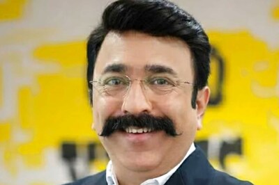 When A Fan Asked Haapus Fame Pushkar Shrotri To Click A Picture In Washroom