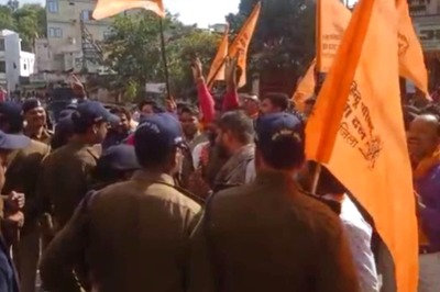 Besharam Rang Row: BJP-TMC Slugfest Erupts Over Smriti Irani 'Miss India' Vid; Hindu Outfits Hold Protests