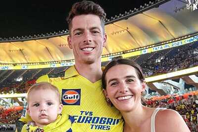 Mitchell Santner Starts Trending After a Fan Asks Users to Show Some Love to the CSK All-rounder