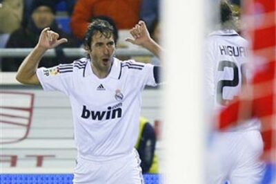 Raul equals Di Stefano's Real Madrid record